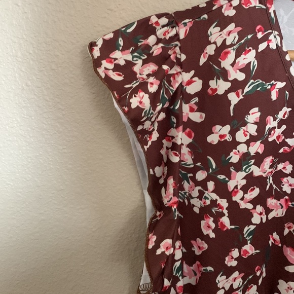 SHEIN LUNE Plus Allover Floral Print Ruffle Trim Batwing Sleeve Peplum Tee - Picture 4 of 4